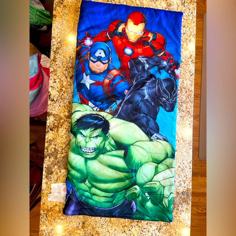 Marvel Avengers Toddler Sleeping Bag: Hulk, Captain America, Black Panther